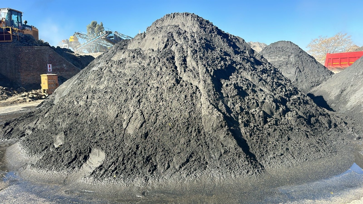 A heap of chrome concentrate